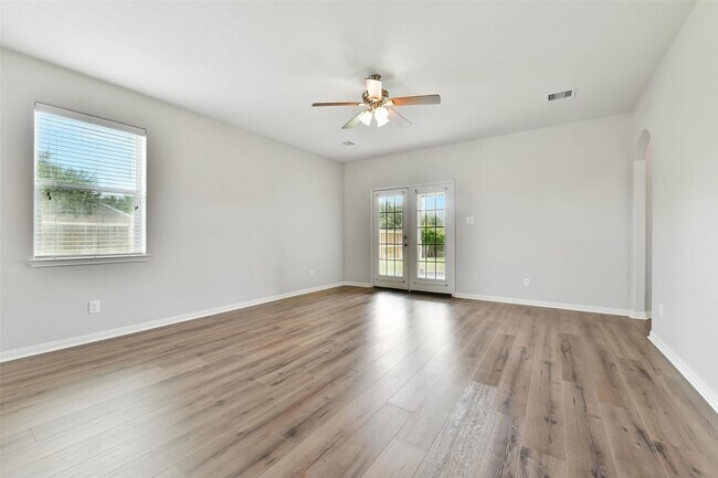 Building Photo - 737 Grassy Knoll Ln