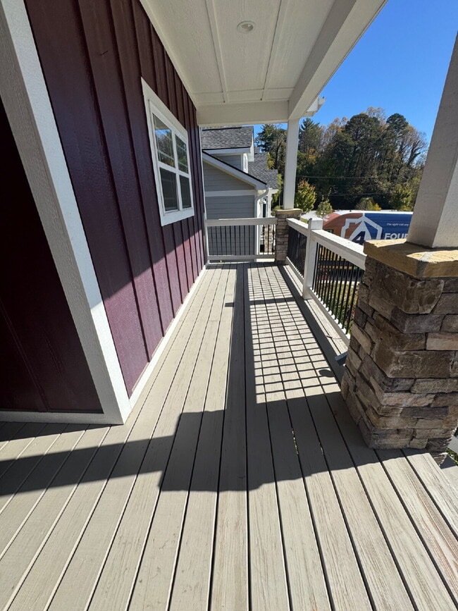 Building Photo - 64 Leyland Cir