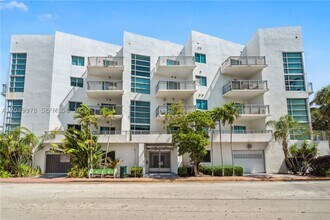 Building Photo - 7700 Collins Ave