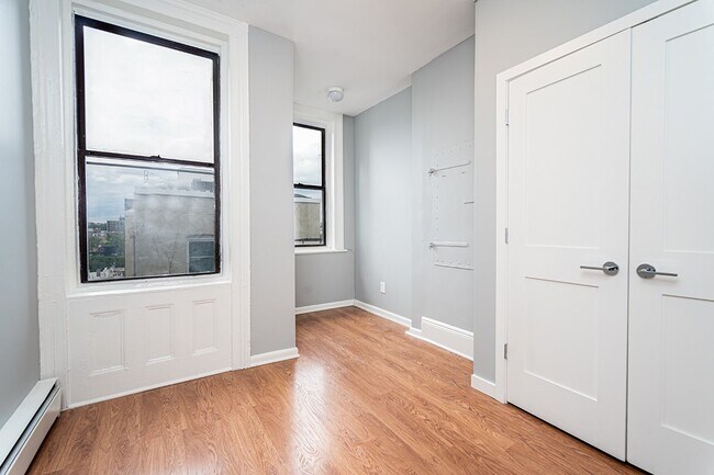 Foto del edificio - 114 Washington St