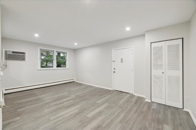 Building Photo - 1314 Wharton Dr