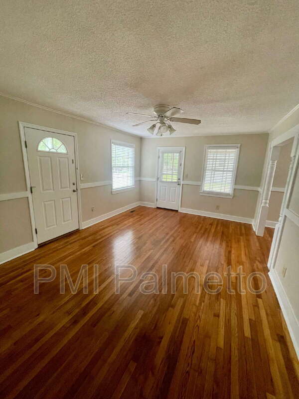 Building Photo - 320 Culler St