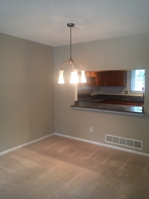 Foto del edificio - 3BD/3BA Pheasant Run Townhome in Louisvill...