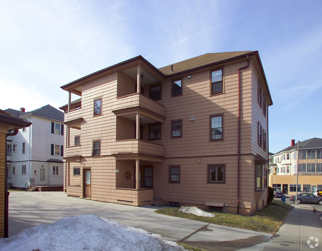 Building Photo - 612-614 S Main St