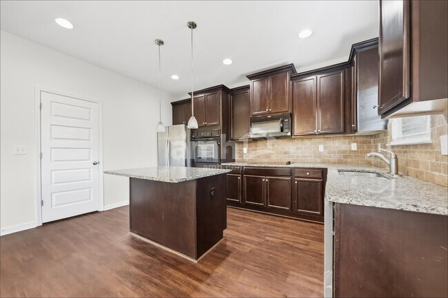 Building Photo - 540 Harmony Way
