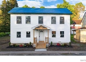 Building Photo - 9614 Maple Ave