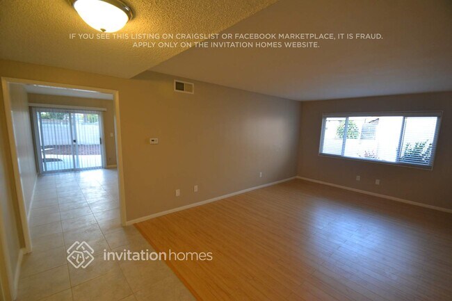 Building Photo - 1410 E Abila St