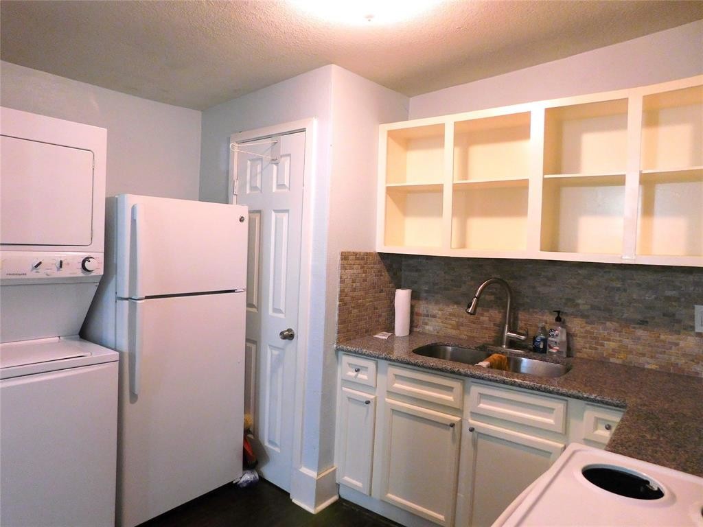 Primary Photo - 1023 Avenue L