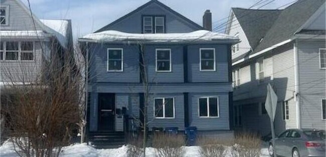 Foto del edificio - 304 Maple St