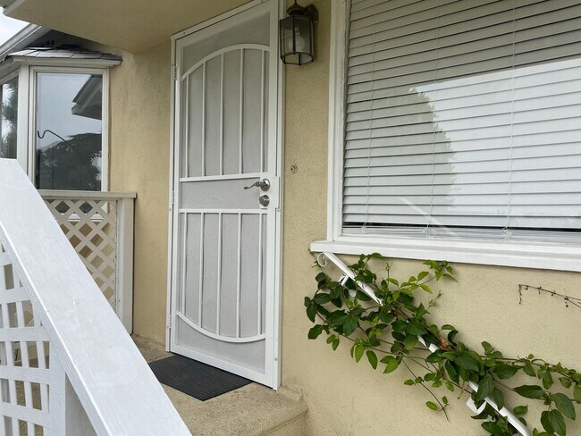 Foto del edificio - 3227 Bennett Dr