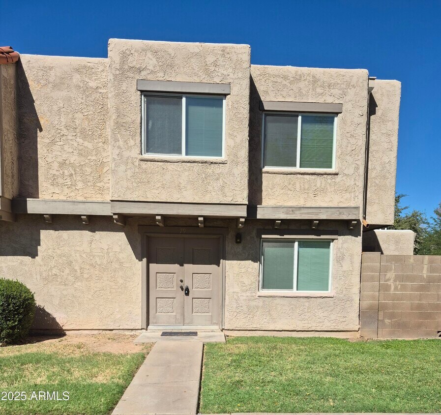 Foto principal - 600 S Dobson Rd