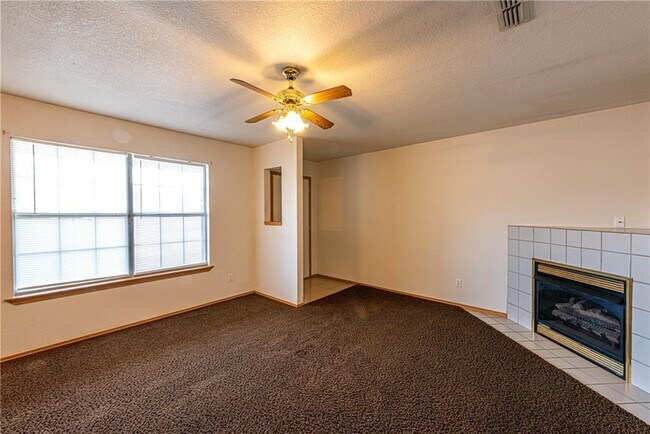 Building Photo - 131 Briarmeadow St