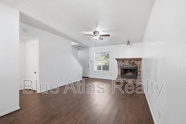 Building Photo - 2713 Wimbledon Ct