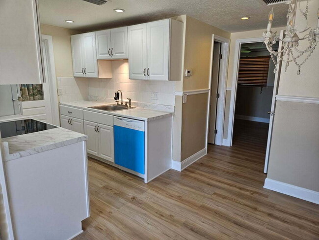 Building Photo - Charming 1-Bedroom, 1-Bathroom in 55+ Comm...