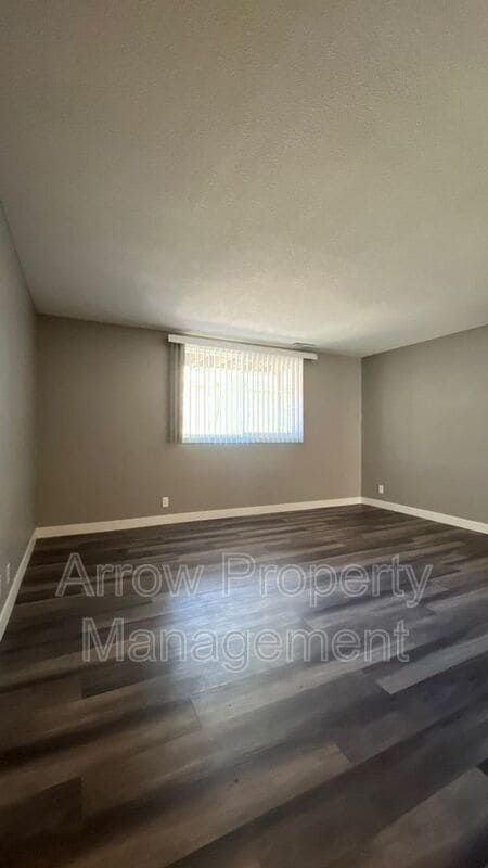 Foto del edificio - 1027 A St