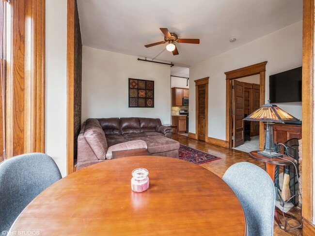 Building Photo - 2800 N Pine Grove Ave