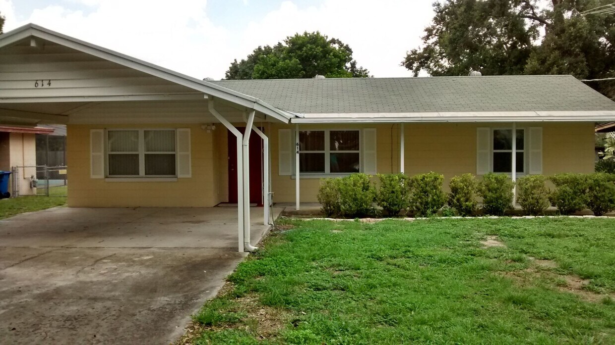 Primary Photo - Three bedroom two bathroom in Auburndale