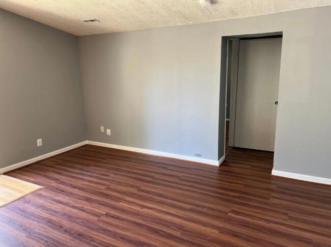 Foto del edificio - 3 bedroom in GLEN BURNIE MD 21061