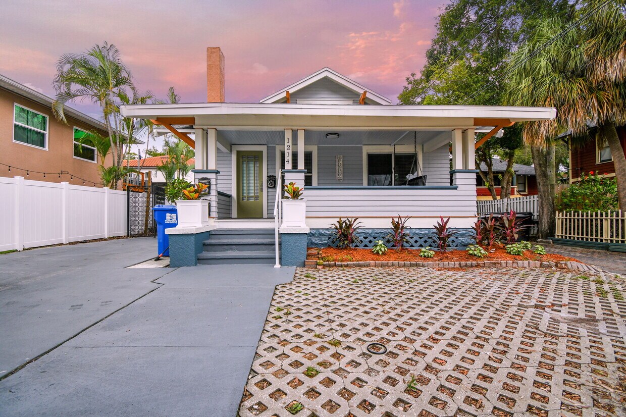 Foto principal - 1214 3rd St N