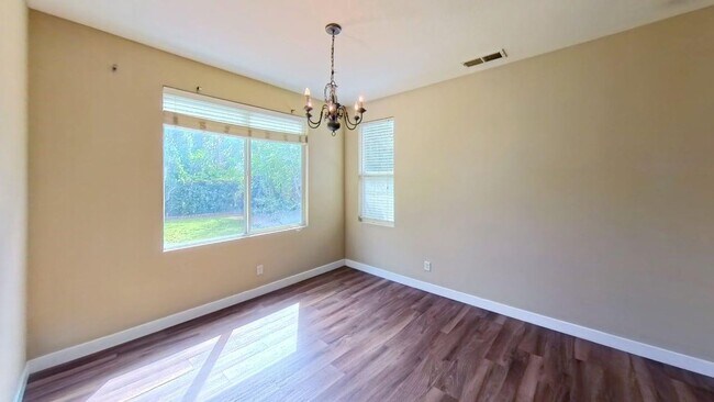 Foto del edificio - Welcome to your next dream home in Corona!