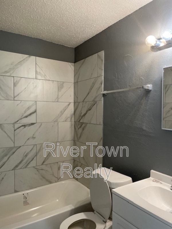 Foto del edificio - 3755 Fairmont Ave