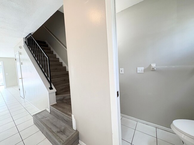 Photo - 3B/2.5B Townhome Unit ~ Beacon Hill Community ~ Carpet Free