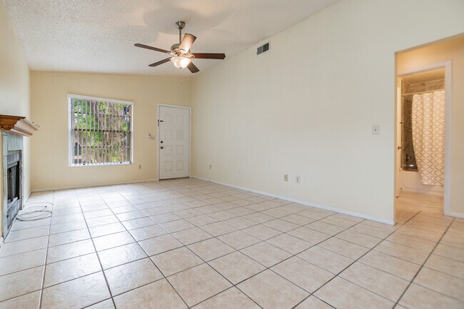 Building Photo - 3964 Dream Oak Pl