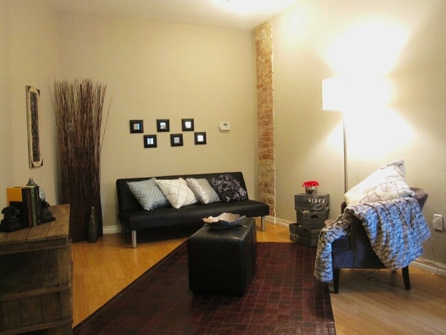 Building Photo - 310 Riverdale Av