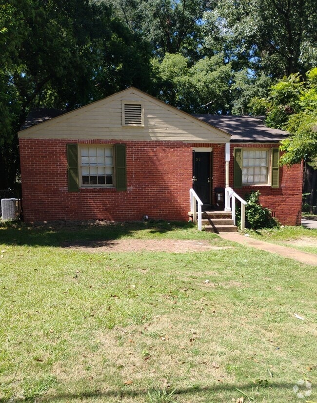 Building Photo - 2623 Plum St