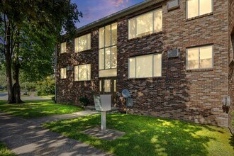 Building Photo - 729 Cedarwood Terrace