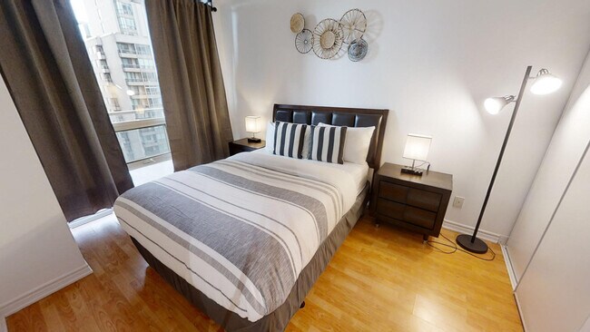 Building Photo - 763 Bay St.