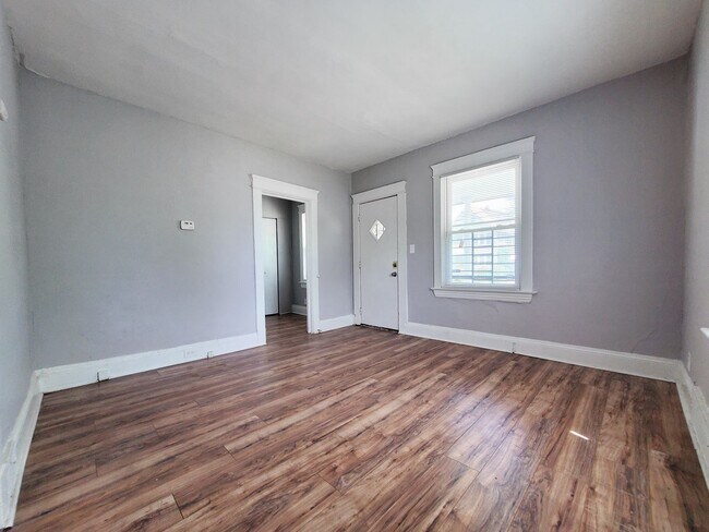 Building Photo - 3 Bed - 2 Full Bath Cape Cod for Rent