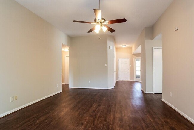 Foto del edificio - 28906 Loddington St