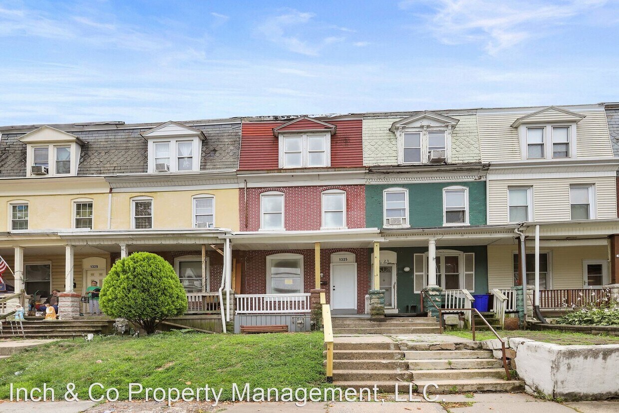 4 br, 1.5 bath House 1325 Berryhill Street House Rental in Harrisburg, PA
