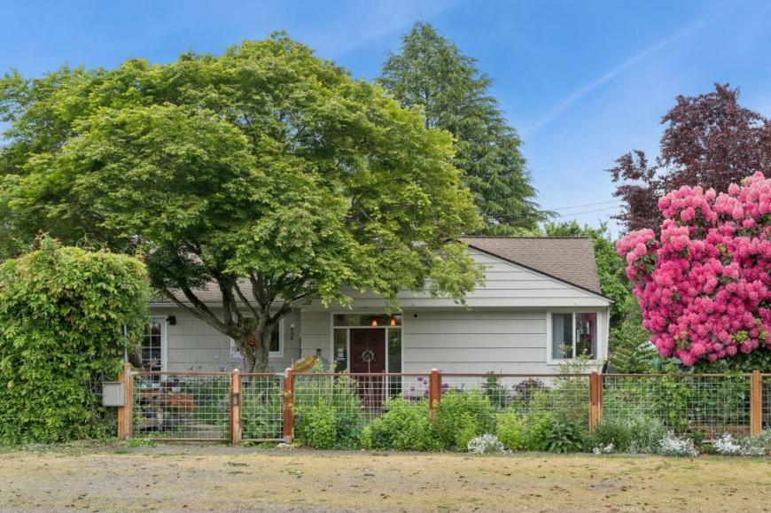 Primary Photo - 4 bedroom in Seattle WA 98125