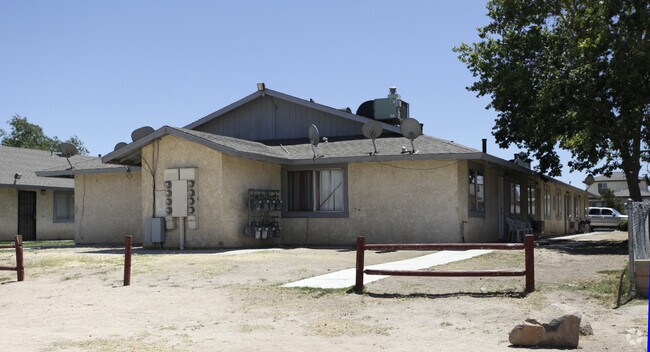 Building Photo - 16562 Willow St
