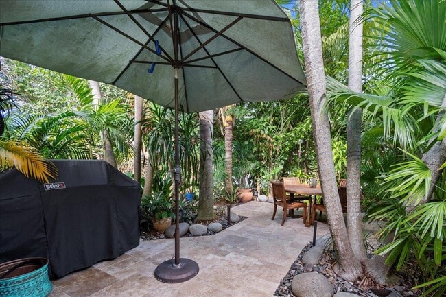 Foto del edificio - 2379 Treasure Isle Dr