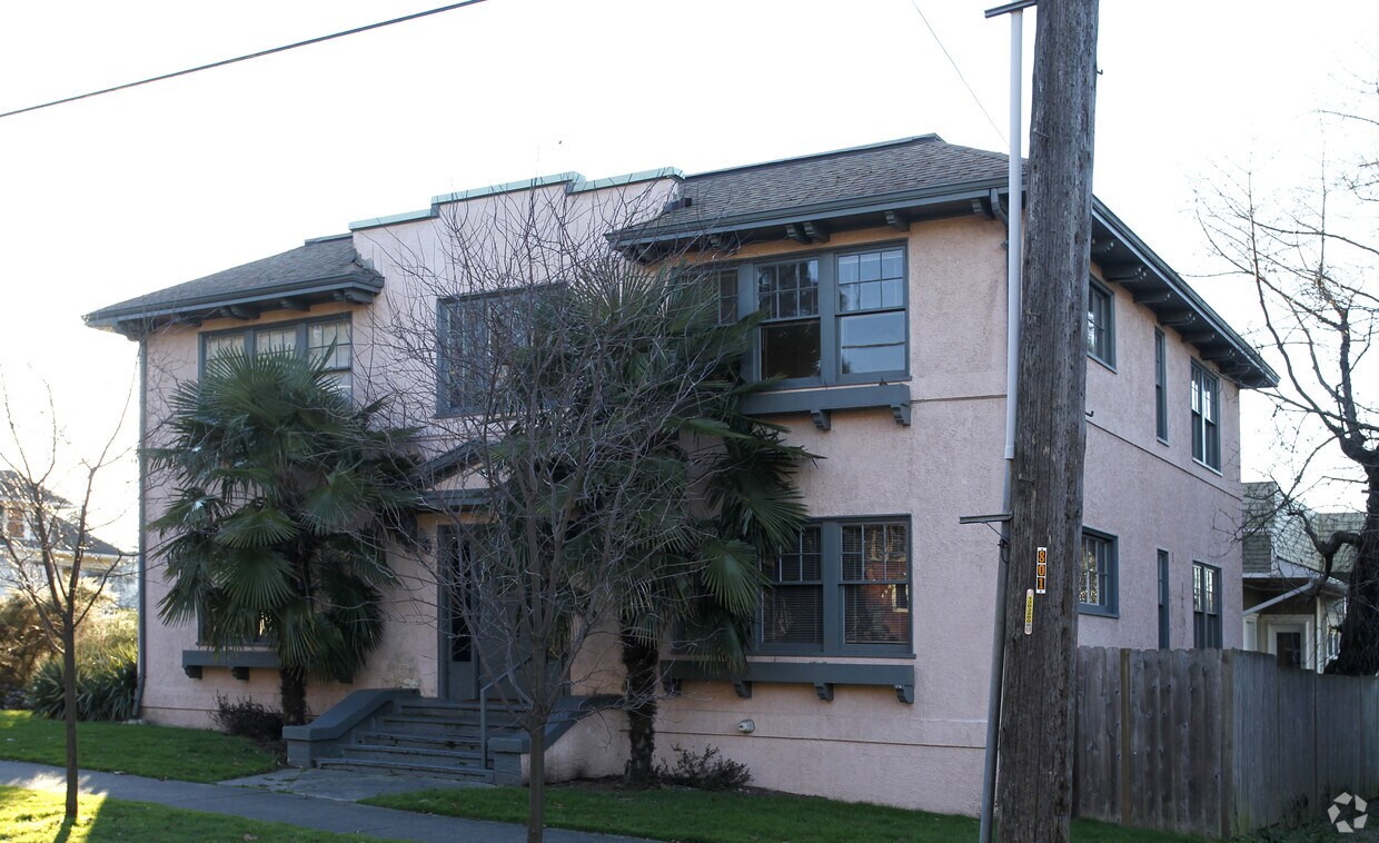 Primary Photo - 805 29th Ave