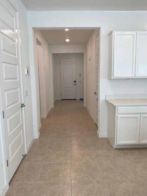 Foto del edificio - 9731 E Research Ave