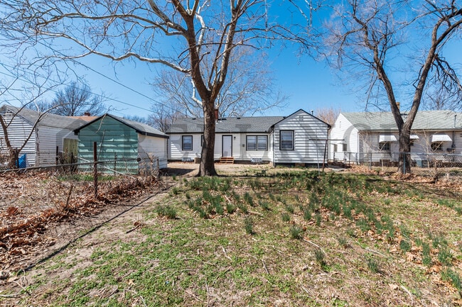 Building Photo - 1562 Floberta St
