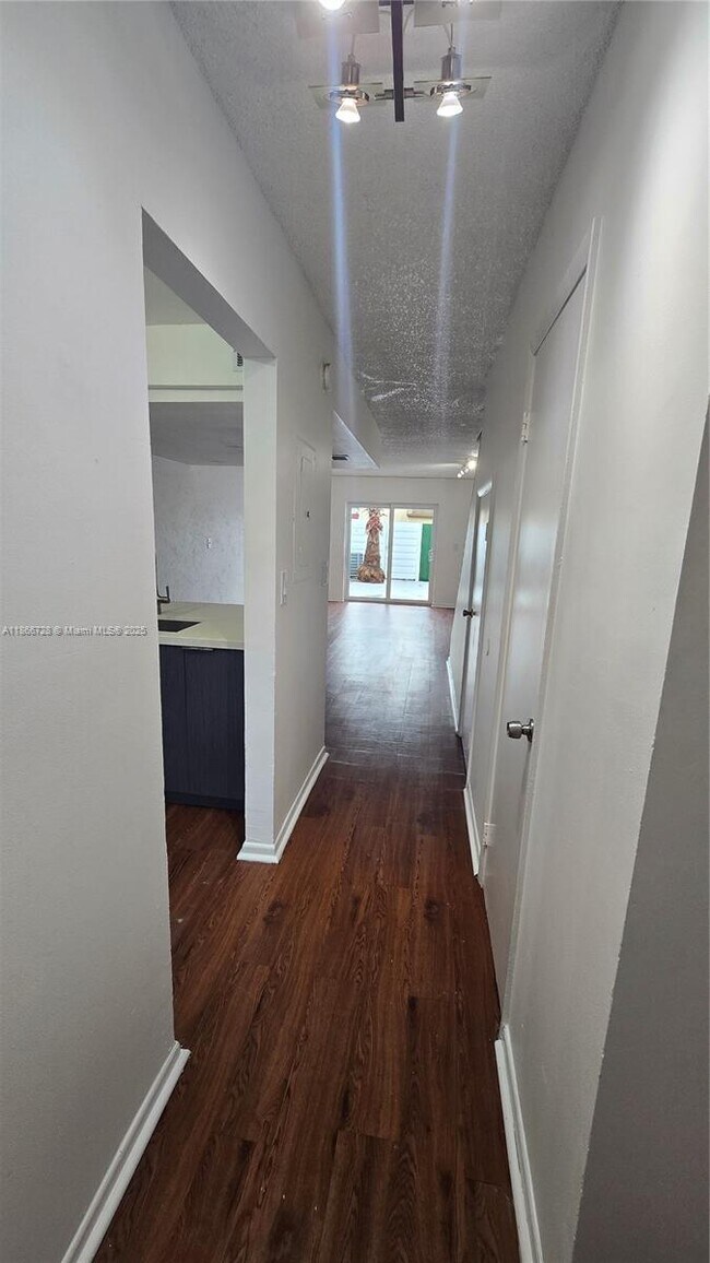Foto del edificio - 8060 SW 152nd Ave