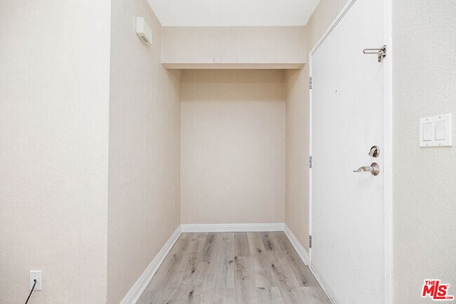 Building Photo - 4860 Rolando Ct