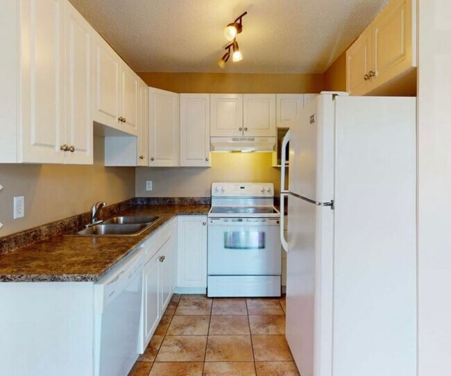 46260 Harford St Unit 8, Chilliwack, BC V2P 2W3 Apartments 46260