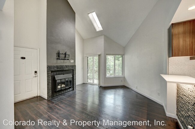Building Photo - 2 br, 1 bath House - 950 South Dahlia Stre...