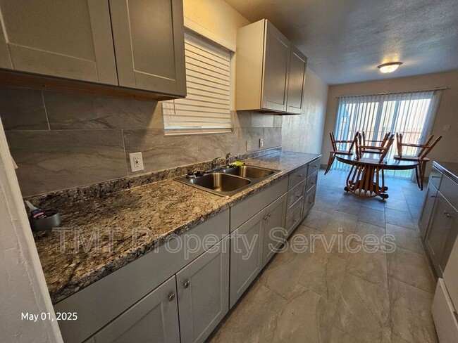 Foto del edificio - 1830 Nightingale Ave