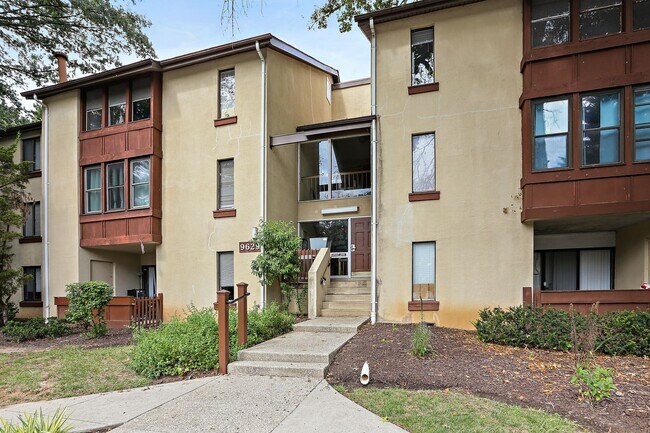 Foto del edificio - 9629 White Acre Rd