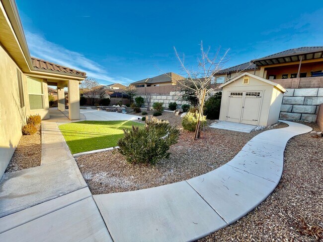 Foto del edificio - Pet-Friendly 4-BR Home in Tonaquint Valley