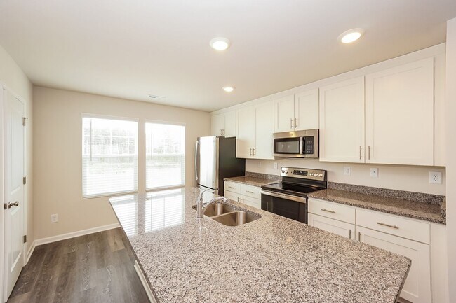Foto del edificio - 1211 Briarhill Rd