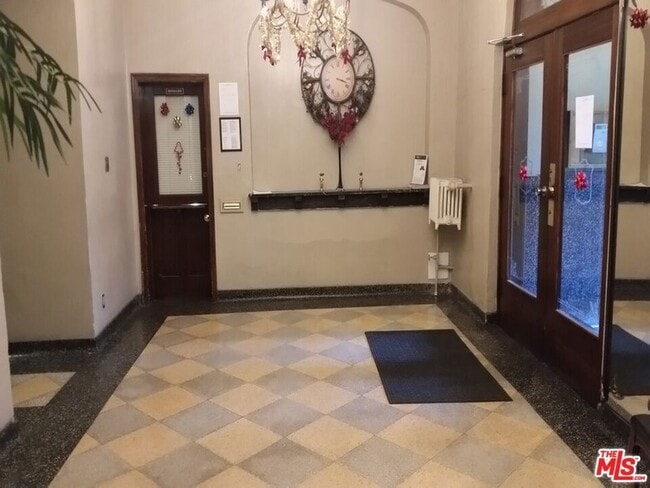 Foto del edificio - 630 S Kenmore Ave