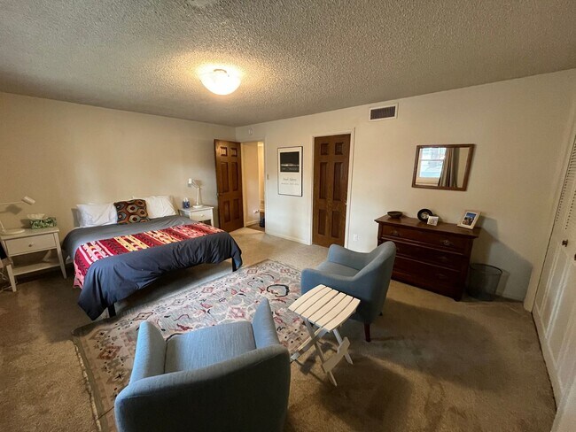 Foto del edificio - Lease Takeover Starting June 1st | Spacious 5-Bedroom Home Near Downtown Flagstaff